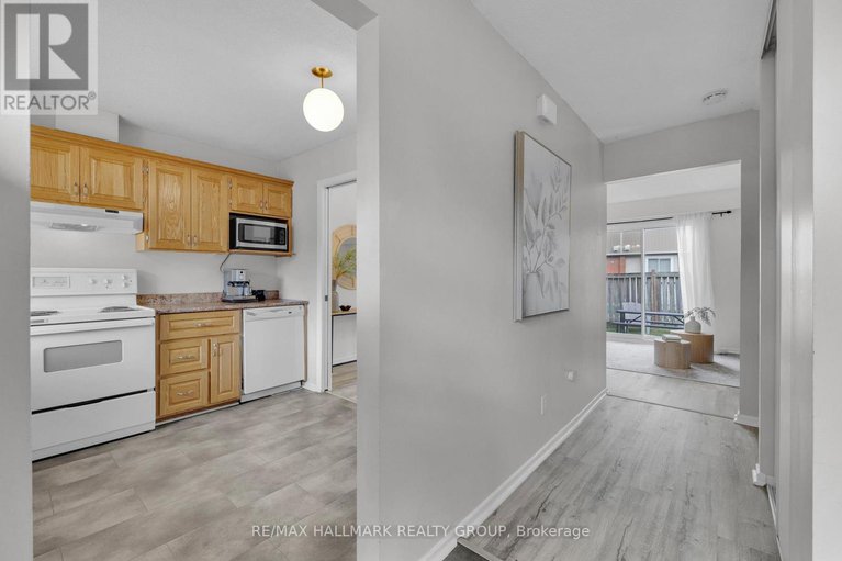 29023435/b-479-moodie-drive/arbeatha-park/ottawa/ontario/K2H8T7_6