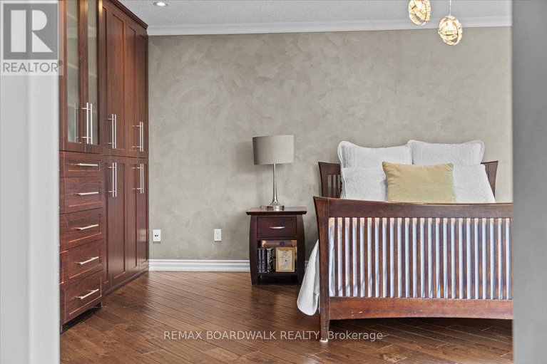 29367759/800-fairwinds-terrace/convent-glen/ottawa/ontario/K1C2X6_18