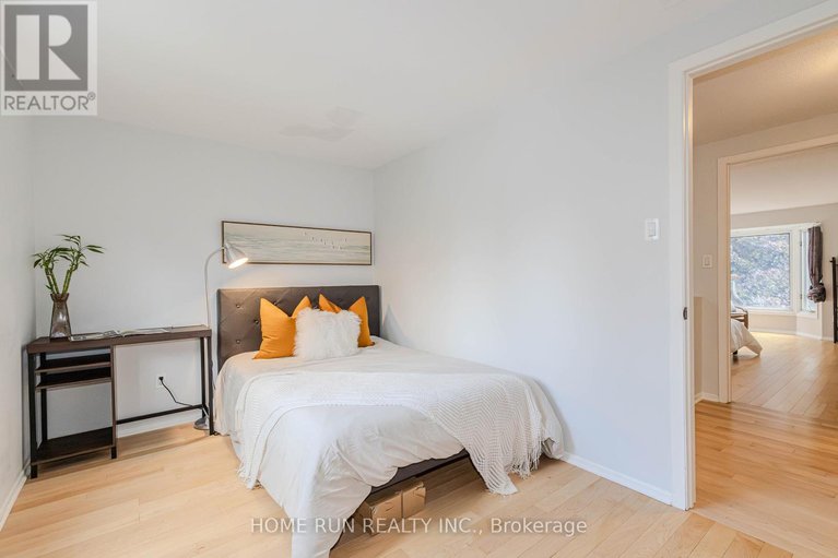 28636833/30-turret-court/glencairnhazeldean/ottawa/ontario/K2L2L1_29