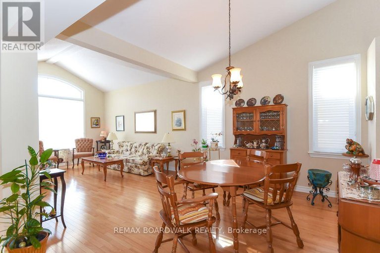 29665089/1861-mickelberry-crescent/notting-hillsummerside/ottawa/ontario/K4A0P2_9