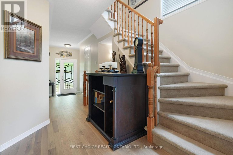 28420949/196-trail-side-circle/springridgeeast-village/ottawa/ontario/K4A5B4_7