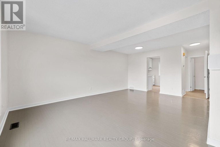28559937/48-1955-greenway-parkway/blackburn-hamlet-south/ottawa/ontario/K1B5A9_9