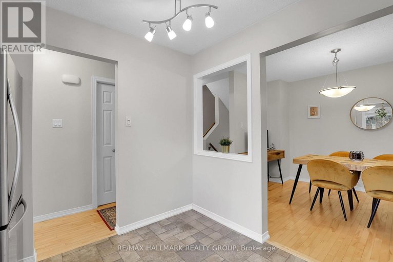 29673890/34-55-bering-court/katimavik/ottawa/ontario/K2L2B8_10