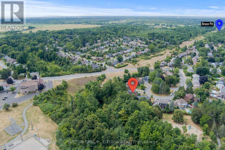 28824766/9-sundance-court/sheahan-estatestrend-village/ottawa/ontario/K2H8T4_46