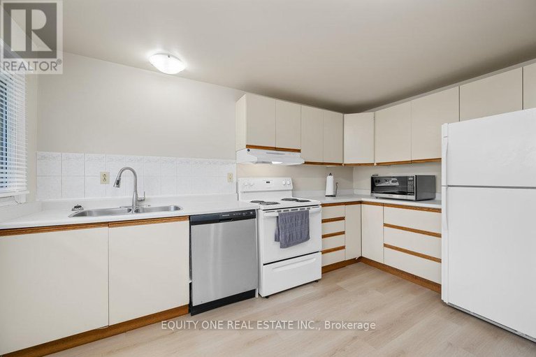 28549903/5-2-bertona-street/manordale/ottawa/ontario/K2G0W2_15