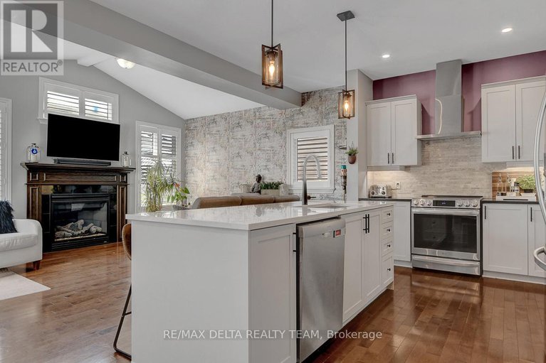 28863852/1916-montmere-avenue/notting-hillsummerside/ottawa/ontario/K4A0E7_14