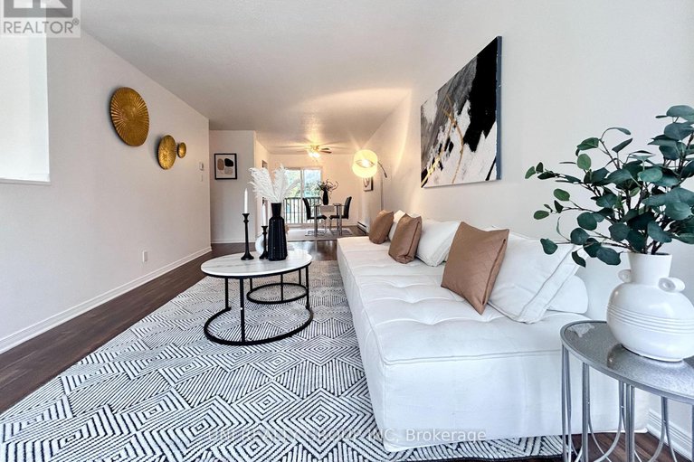 29032886/2064-eric-crescent/pineview/ottawa/ontario/K1B4P4_19