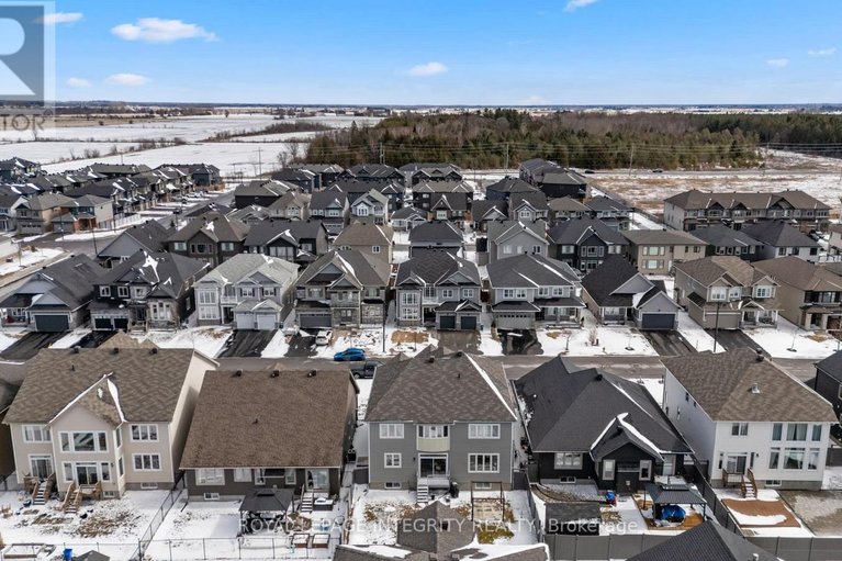 29578407/208-rover-street/emerald-meadowstrailwest/ottawa/ontario/K2V0G2_48