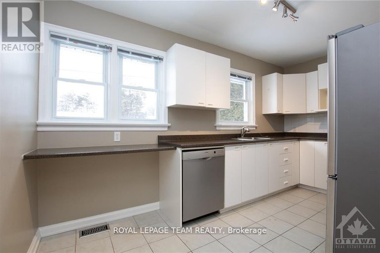 29269332/49-crownhill-street/beacon-hill-south/ottawa/ontario/K1J7K5_7