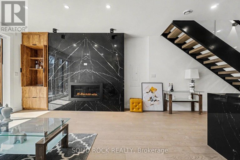 29669926/826-alpine-avenue/queensway-terrace-north/ottawa/ontario/K2B5R6_13