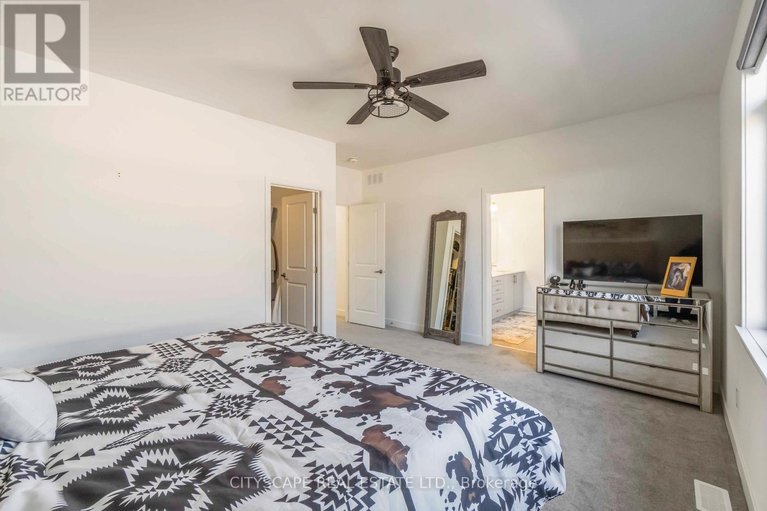 29634385/617-kenabeek-terrace/riverside-southgloucester-glen/ottawa/ontario/K4M0B3_17