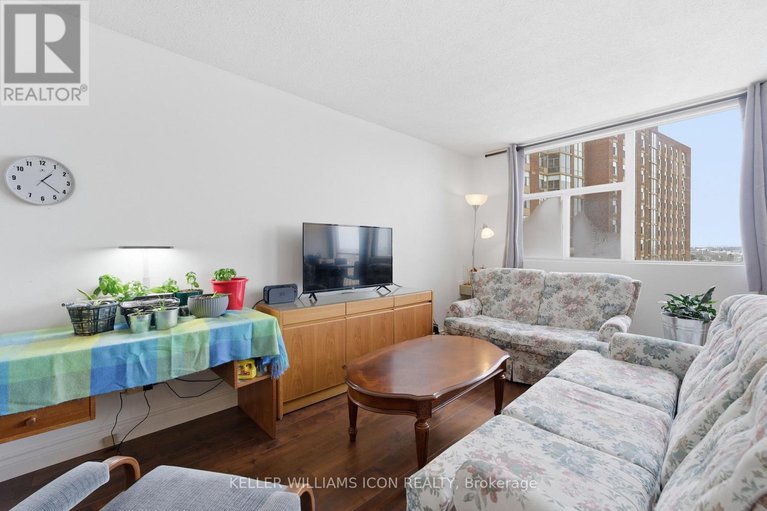 29399608/1011-2760-carousel-crescent/emerald-woodssawmill-creek/ottawa/ontario/K1T2N4_40