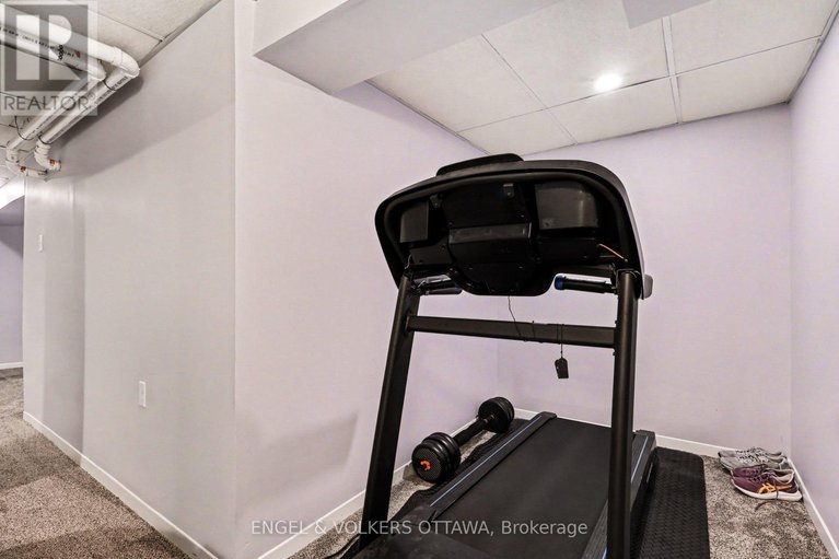 29620047/2148-orient-park-drive/blackburn-hamlet-south/ottawa/ontario/K1B4V9_23