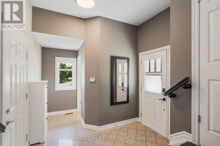 28643718/564-langelier-avenue/mer-bleuebradley-estatesanderson-park/ottawa/ontario/K1W0E7_5