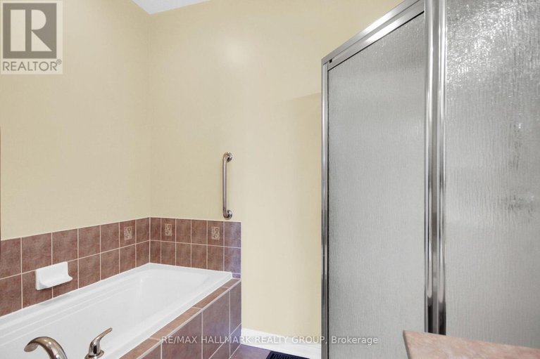 29671419/166-lamplighters-drive/cedargrovefraserdale/ottawa/ontario/K2J0H6_28