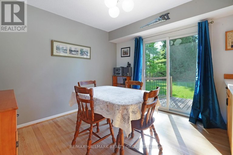 29685327/5758-third-line-road-n/rideau-twp-w-of-hwy-16-north-of-reg-rd-6/ottawa/ontario/K0A2T0_11