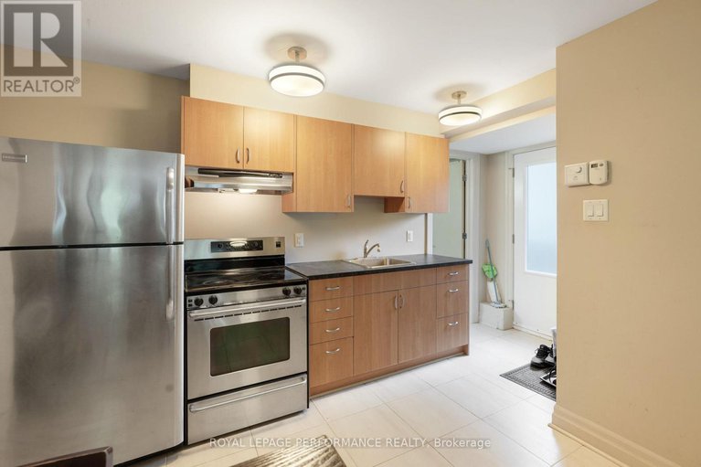 28636681/a-239-fairmont-avenue/civic-hospital/ottawa/ontario/K1Y1X8_26