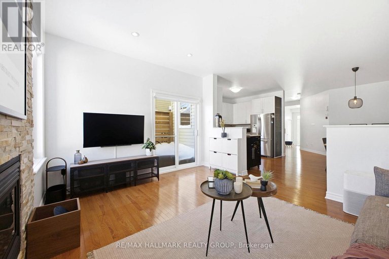 29376576/355-widgeon-way/blossom-parkkemp-parkfindlay-creek/ottawa/ontario/K1T0G1_17