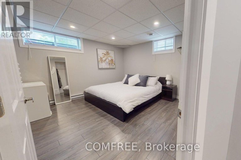 28737976/70-sirocco-crescent/stittsville-north/ottawa/ontario/K2S2C8_31