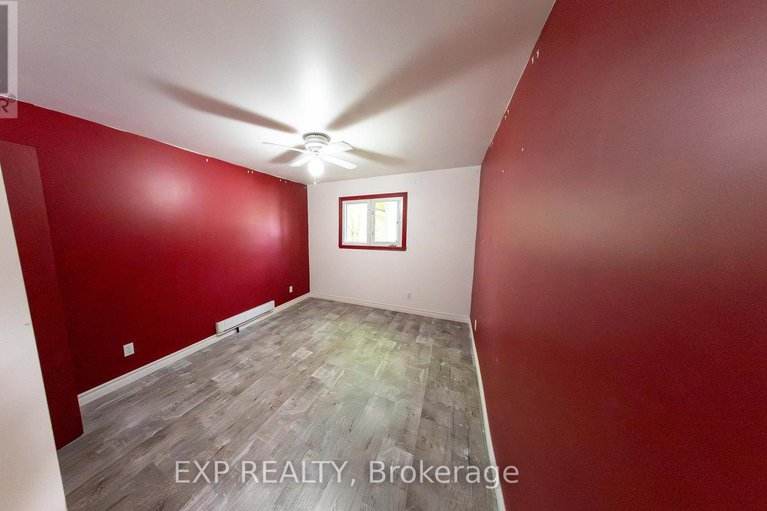 28606247/84-kenyon-street-e/alexandria/north-glengarry/ontario/K0C1A0_14