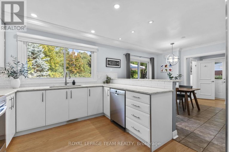 28964943/937-kingsmere-avenue/mckellar-heightsglabar-park/ottawa/ontario/K2A3K2_7