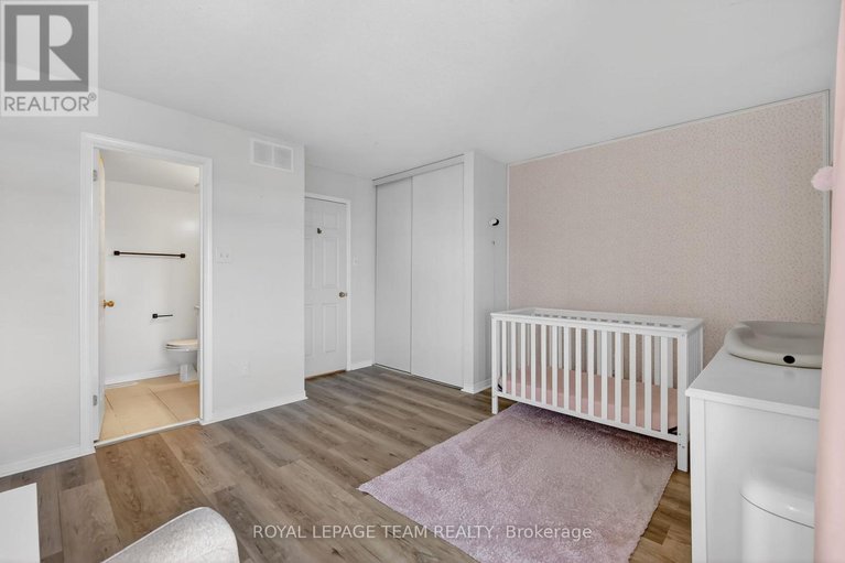 29668383/13-424-hillsboro-private/emerald-meadowstrailwest/ottawa/ontario/K2M3A8_32