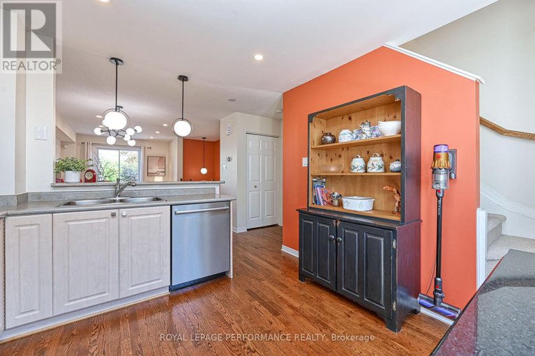 28941534/42-yorkville-street/central-park/ottawa/ontario/K2C4B5_11