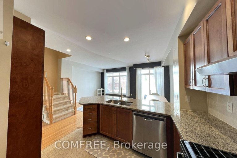 29454048/294-waymark-crescent/emerald-meadowstrailwest/ottawa/ontario/K2M0A5_8