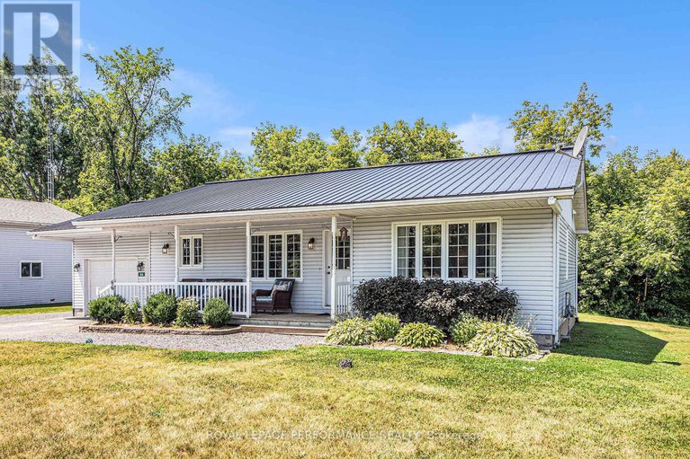 28804452/66-front-street/finch/north-stormont/ontario/K0C1K0_4