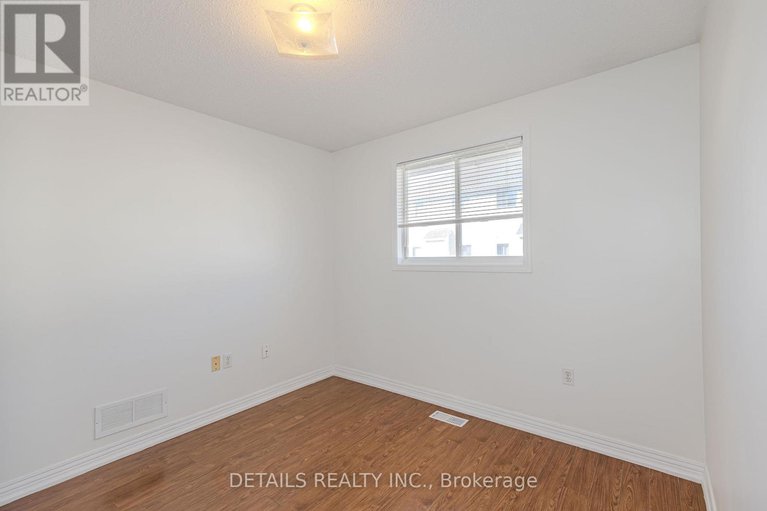 29074499/2592-crosscut-terrace/emerald-woodssawmill-creek/ottawa/ontario/K1T4A1_26