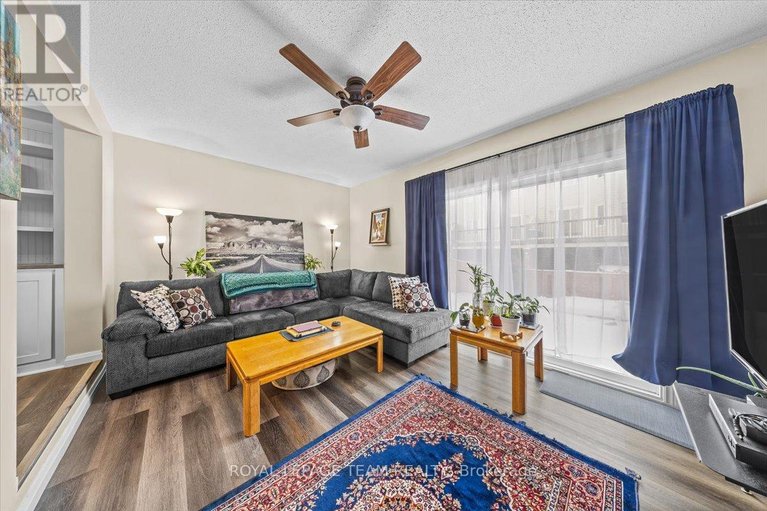 29462767/1137-chimney-hill-way/beacon-hill-south/ottawa/ontario/K1J8Z7_16