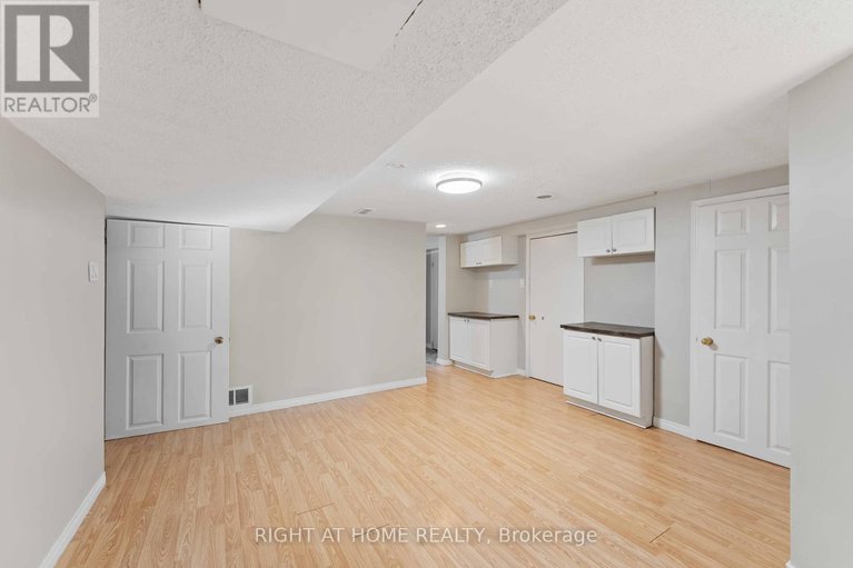 28502747/599-donald-street/overbrookcastle-heights/ottawa/ontario/K1K1L3_30