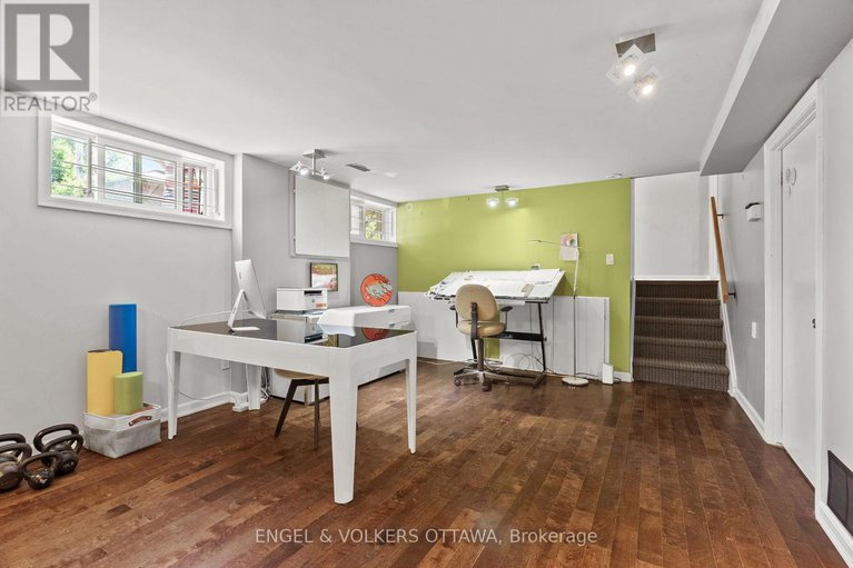 28637797/1175-bonnie-crescent/copeland-park/ottawa/ontario/K2C1Z7_30
