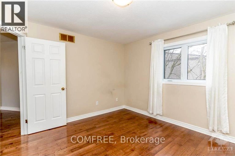 28722472/152-twyford-street/hunt-club/ottawa/ontario/K1V0V7_24
