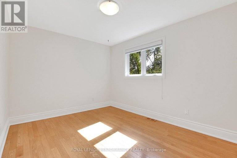 29066042/3804-autumnwood-street/emerald-woodssawmill-creek/ottawa/ontario/K1T2G8_24