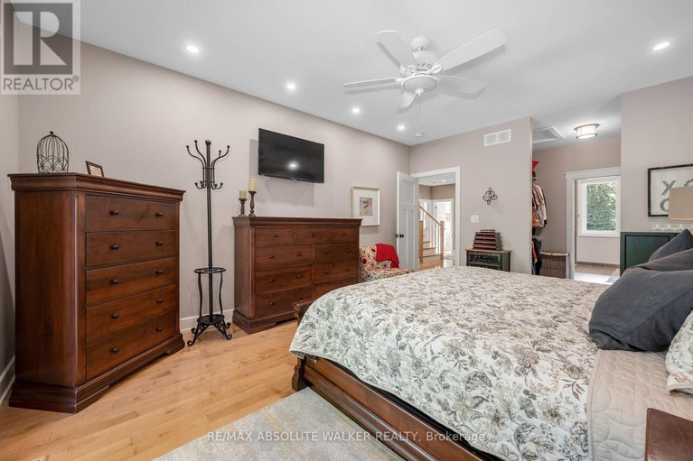 28513868/5-melva-avenue/blossom-parkkemp-parkfindlay-creek/ottawa/ontario/K1T3W9_28