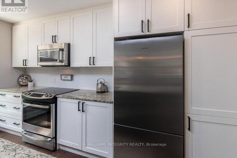 28423046/102-305-elizabeth-cosgrove-private/mer-bleuebradley-estatesanderson-park/ottawa/ontario/K1W0K6_18