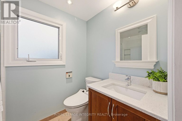 29618053/68-beaver-ridge/city-viewskylinefisher-heightsparkwood-hills/ottawa/ontario/K2E6E4_38