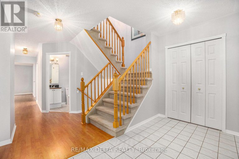 28529206/664-arc-en-ciel-street/fallingbrookgardenway-south/ottawa/ontario/K4A3H8_4