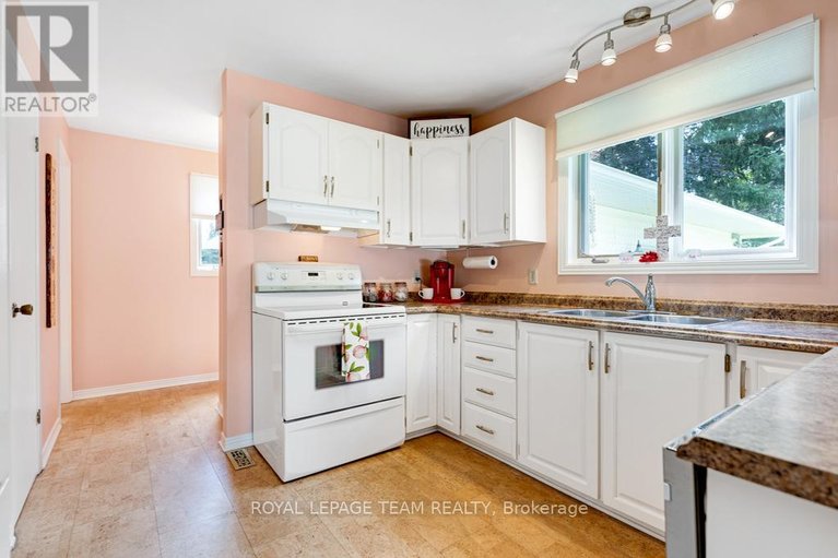 29638663/17-maric-trail/kemptville/north-grenville/ontario/K0G1J0_12