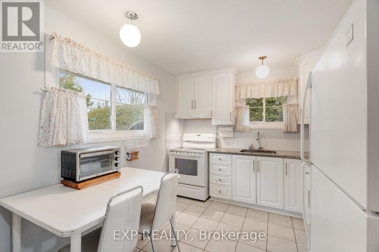 29114115/1233-meadowlands-drive-e/city-viewskylinefisher-heightsparkwood-hills/ottawa/ontario/K2E6K2_18