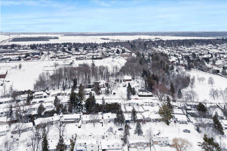 29292329/24-parkmount-crescent/sheahan-estatestrend-village/ottawa/ontario/K2H5T4_42