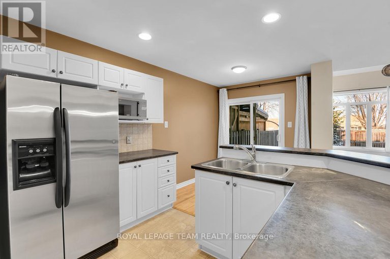 29177022/541-salzburg-drive/notting-hillsummerside/ottawa/ontario/K4A0C6_13