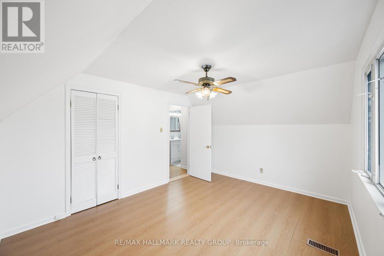 29078857/2028-othello-avenue/elmvale-acresurbandale/ottawa/ontario/K1G2A6_14