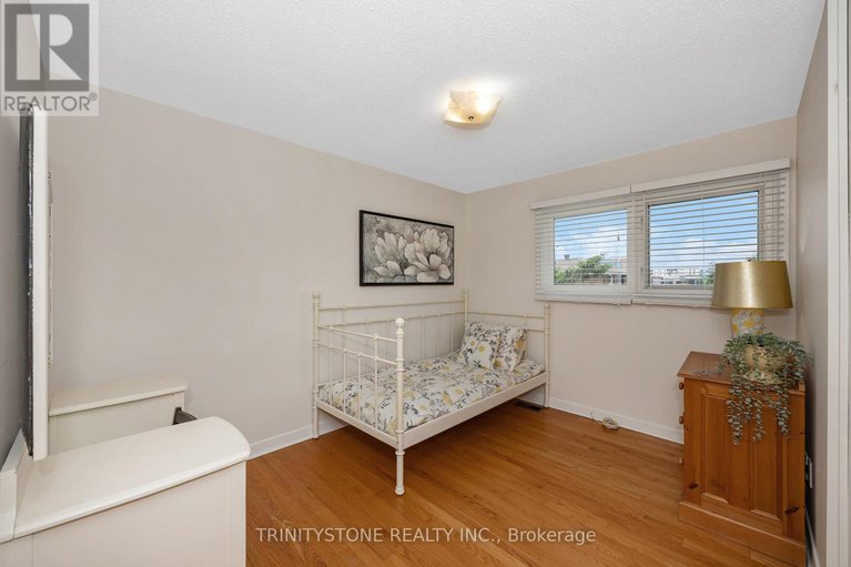28500513/7-pulford-crescent/bayshore/ottawa/ontario/K2B6L6_32
