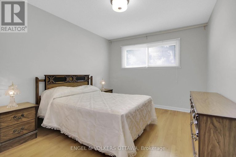 28483641/8-greenwich-avenue/carleton-heights/ottawa/ontario/K2E5E6_16
