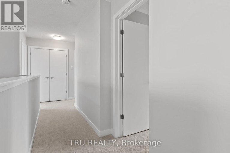 29570536/75-hackamore-crescent/goulbourn-twp-from-franktown-rdsouth-to-rideau/ottawa/ontario/K0A2Z0_20