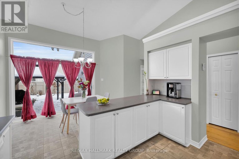 29254437/813-galleria-circle/avalon-east/ottawa/ontario/K4A4Z4_21
