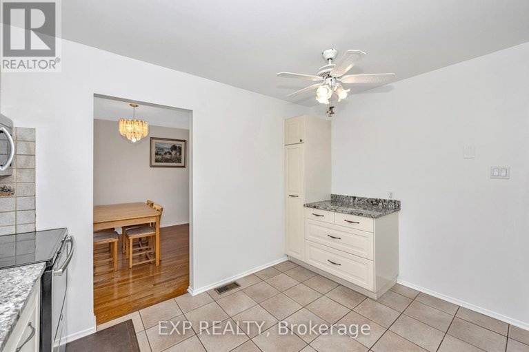 28480509/29-gowrie-drive/glencairnhazeldean/ottawa/ontario/K2L2T5_16