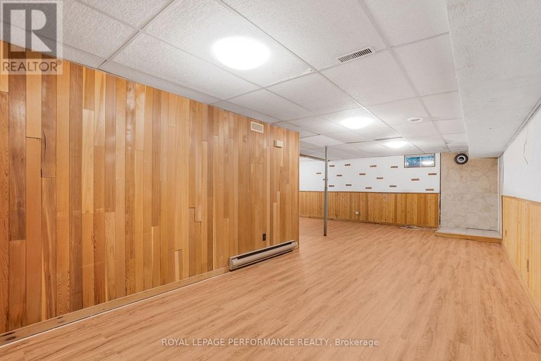 29633490/69-home-avenue/vankleek-hill/champlain/ontario/K0B1R0_15